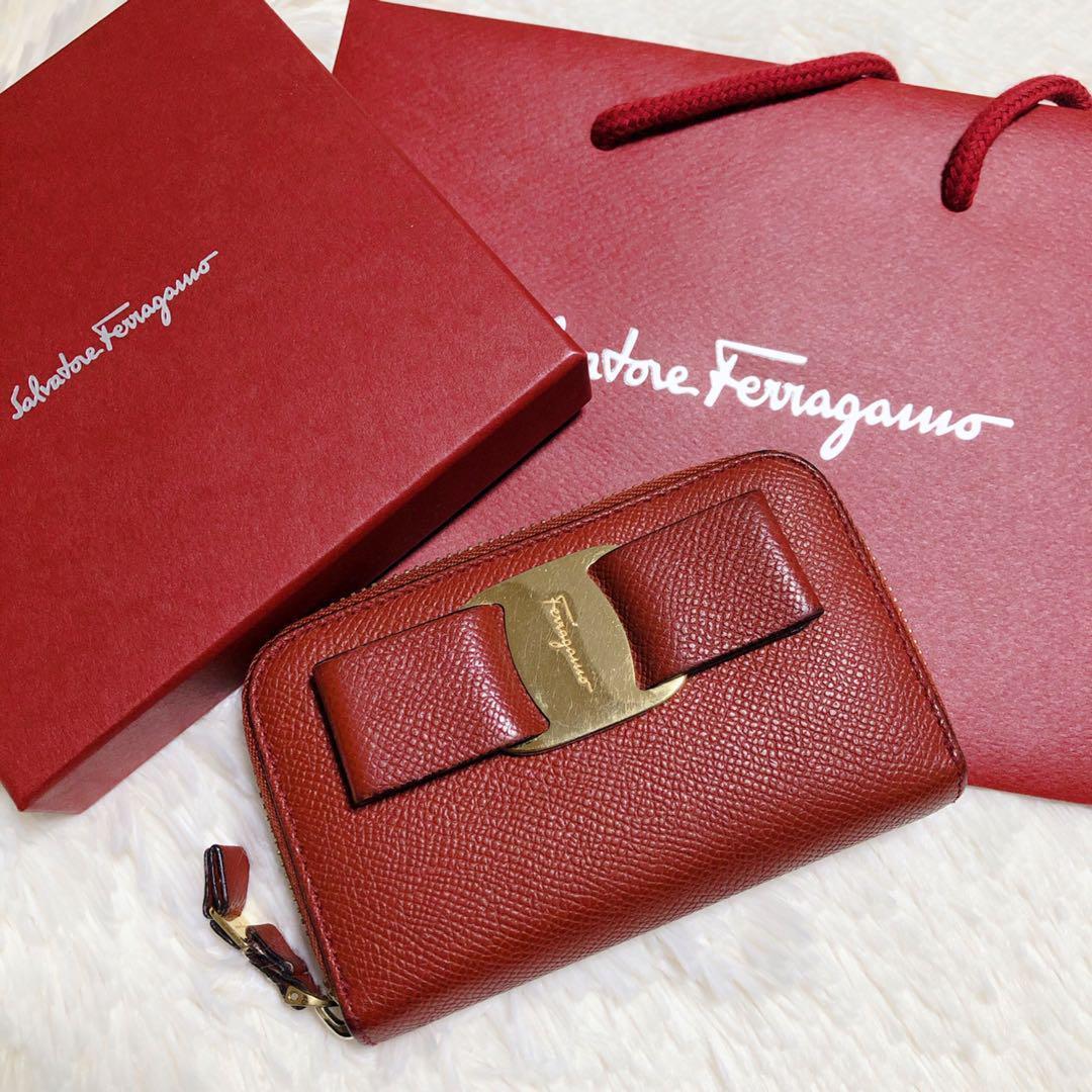 ♡美品♡サルヴァトーレフェラガモ ケース 財布レッド ラウンドファスナー