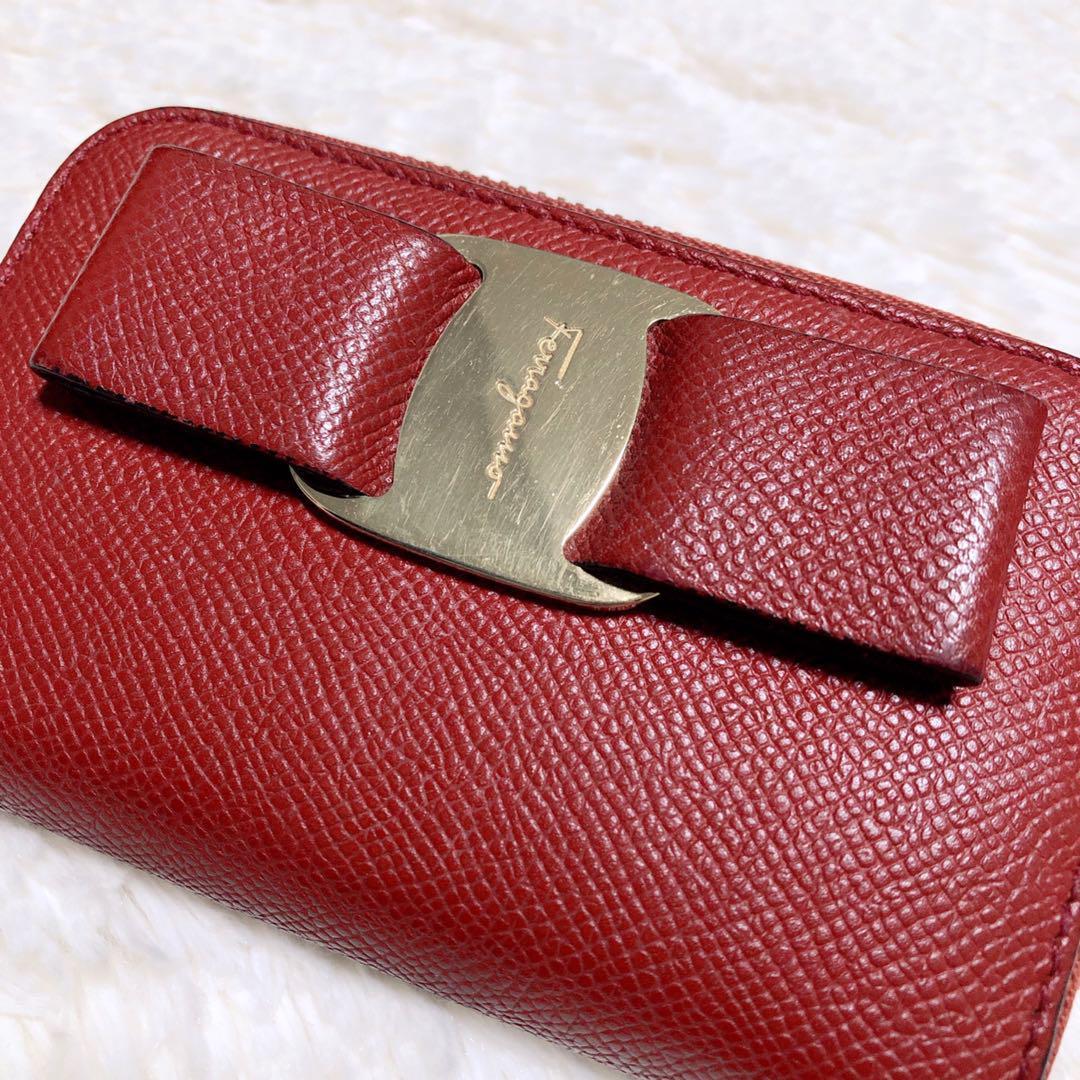 ♡美品♡サルヴァトーレフェラガモ ケース 財布レッド ラウンドファスナー