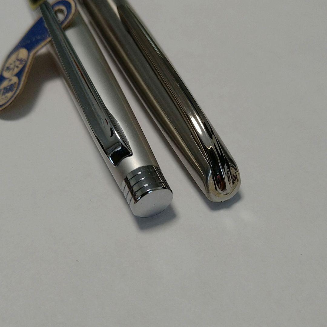 パイロット　シルバー色　ペンシル　プラチナムアングル（ボディノック）