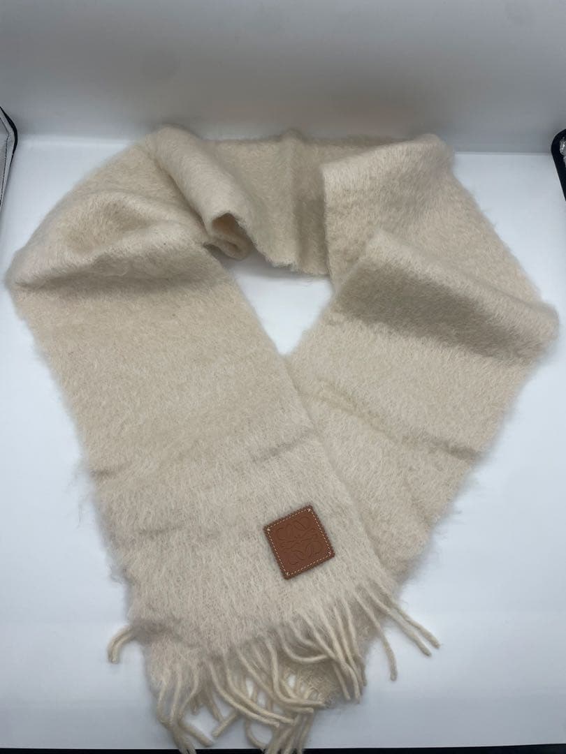 LOEWE アイボリー モヘアマフラー（ショッパー付き）