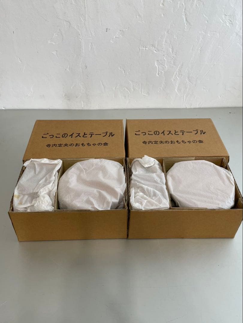 小鳥 ごっこのイスとテーブル 2セット