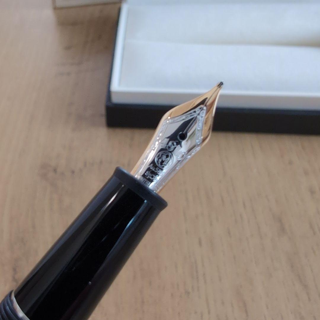 【美品 送料込み】モンブラン 万年筆 １４５ マイスター プラチナライン