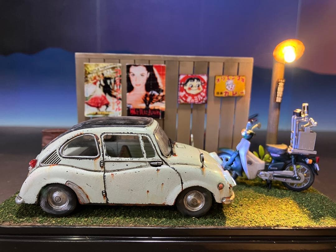 1/32 自作ジオラマ完成品 スバル360&カブ 昭和レトロな風景 LED照明