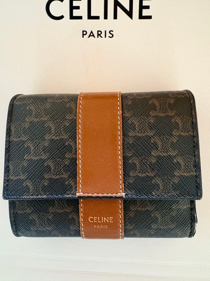 【CELINE】トリオンフ スモール 三つ折り財布 箱付き