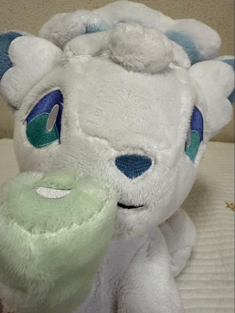 ポケモン　タカラトミー　リーリエのシロン　ぬいぐるみ　１／１