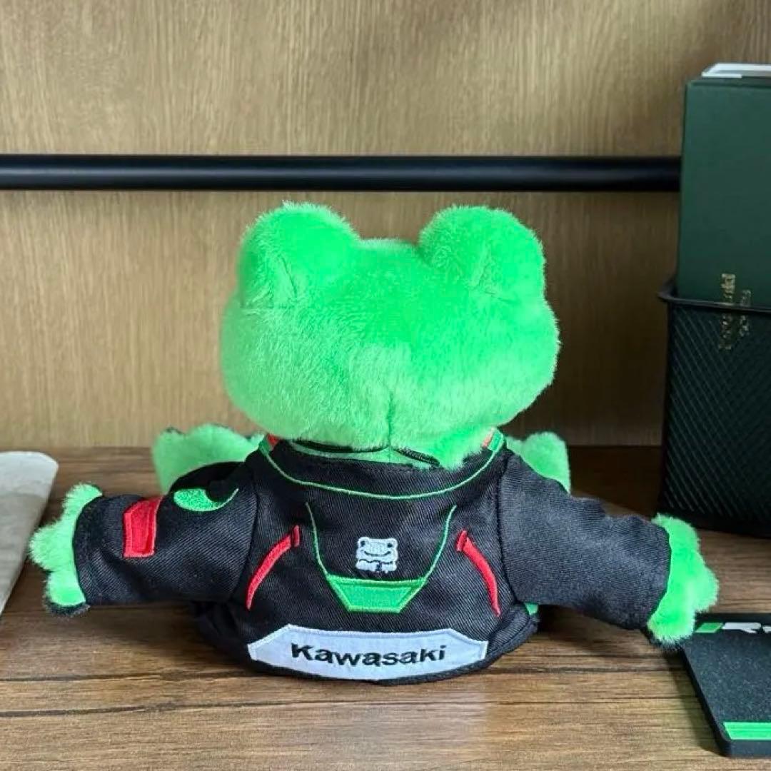 Kawasaki かえるのピクルス ぬいぐるみ
