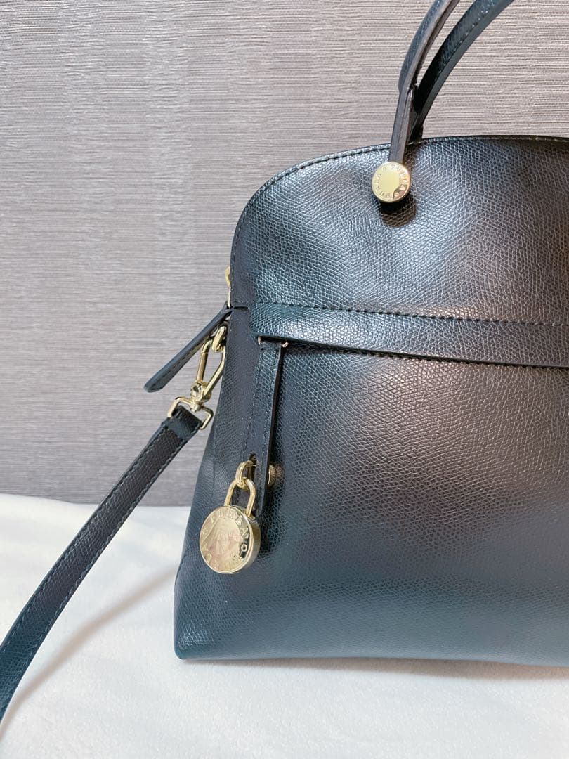 FURLA フルラ　パイパー　ショルダーバッグ　ハンドバッグ　ブラック