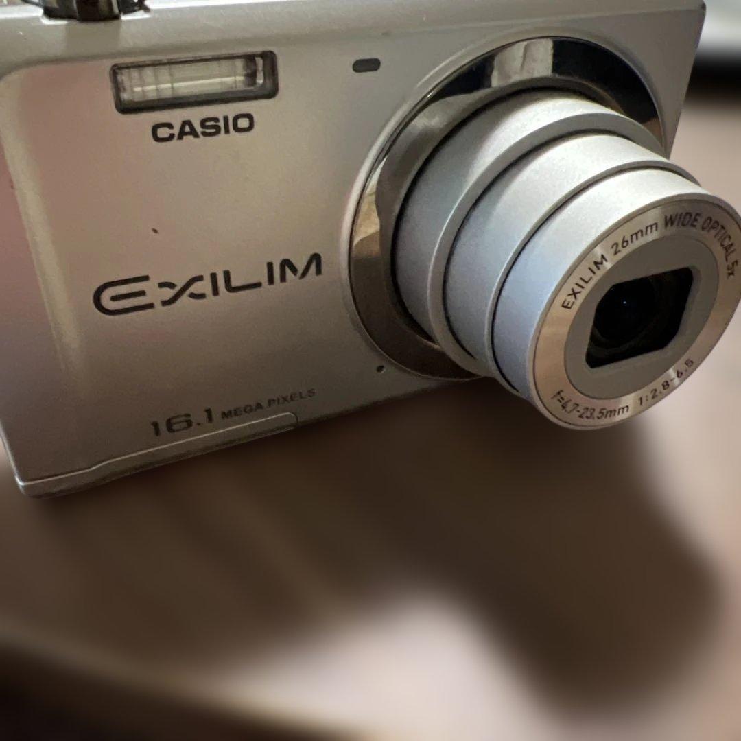 デジタルカメラ CASIO EXILIM EX-ZS6
