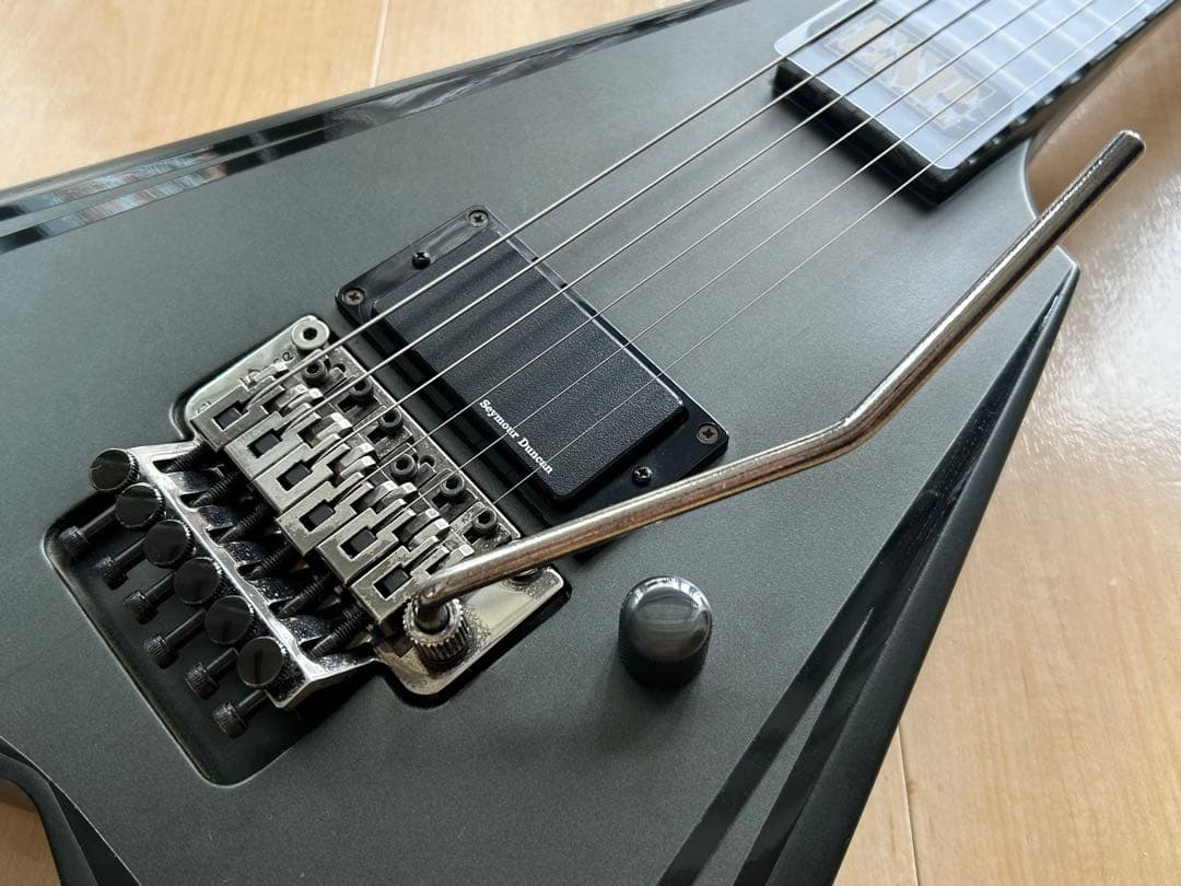 EDWARDS by ESP/Alexi Laihoモデル/BLACKY
