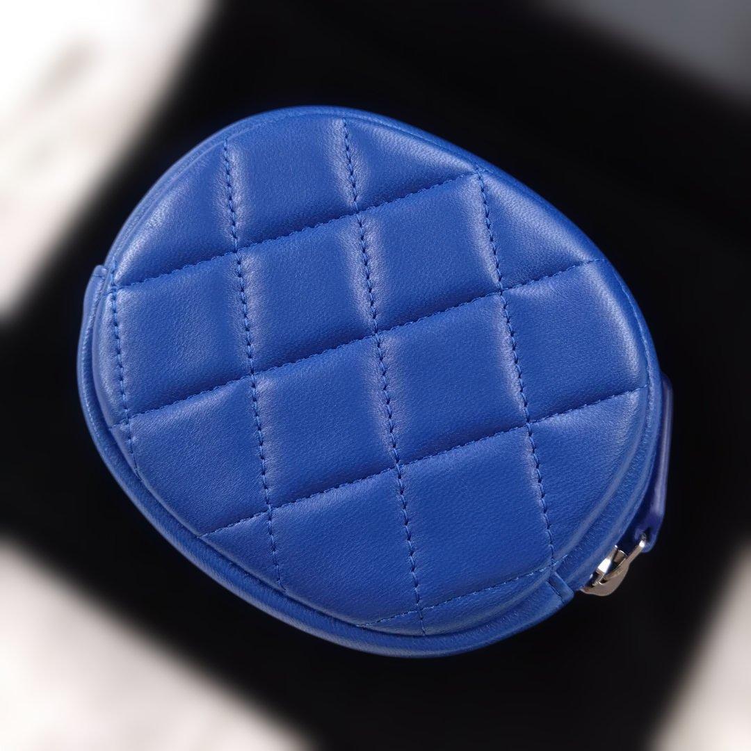 未使用 CHANEL マトラッセ ラウンドケース ココ ブルー ラムスキン