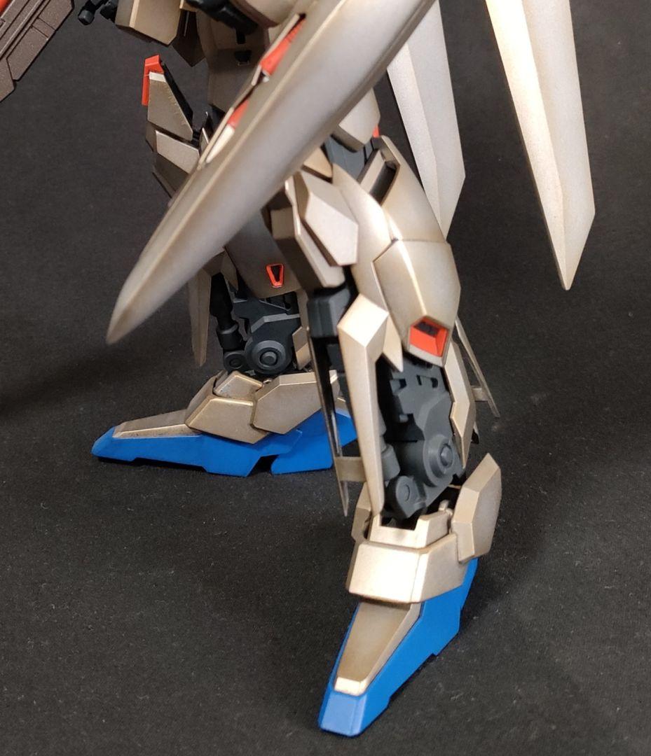 ガンプラ 塗装済完成品 MG 1/100 デルタプラス