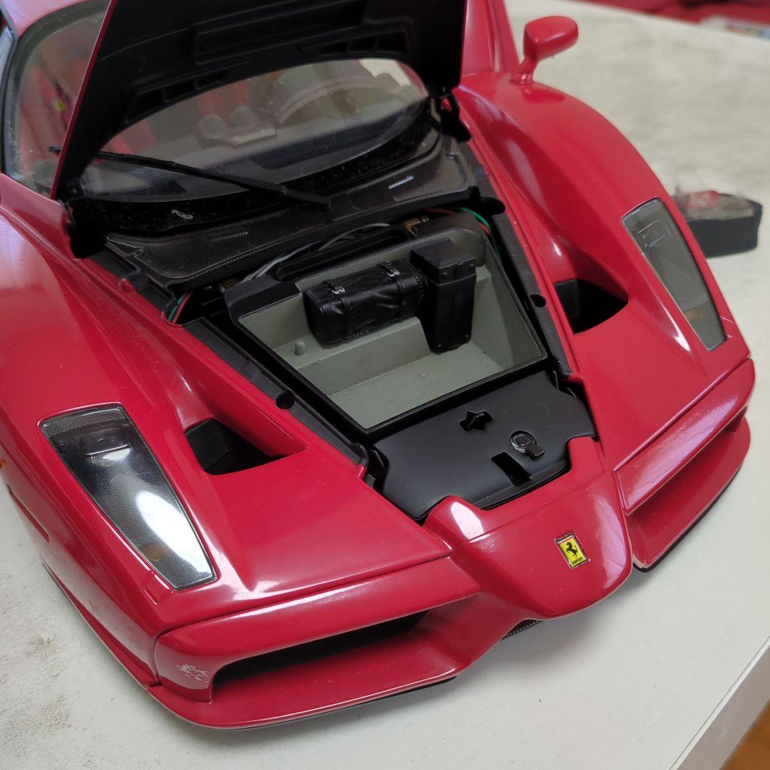 ディアゴスティーニ　エンツォフェラーリ1/10モデル