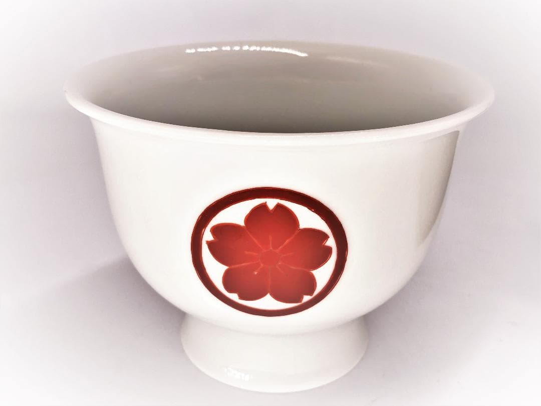 【 柿右衛門 高台鉢 】　白磁深鉢　丸に山桜紋絵付　僅少骨董