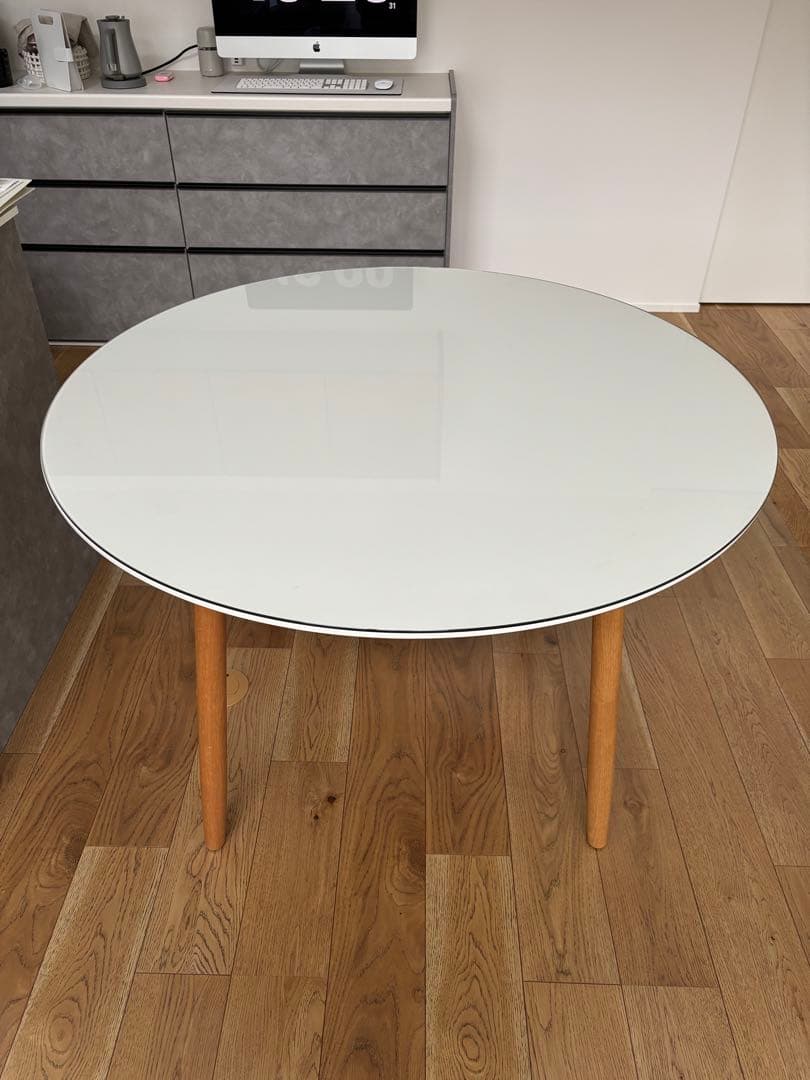 新品同様 カール・ハンセン＆サンBA103 ホワイト円形 ダイニングテーブル