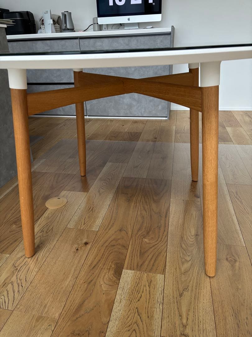 新品同様 カール・ハンセン＆サンBA103 ホワイト円形 ダイニングテーブル