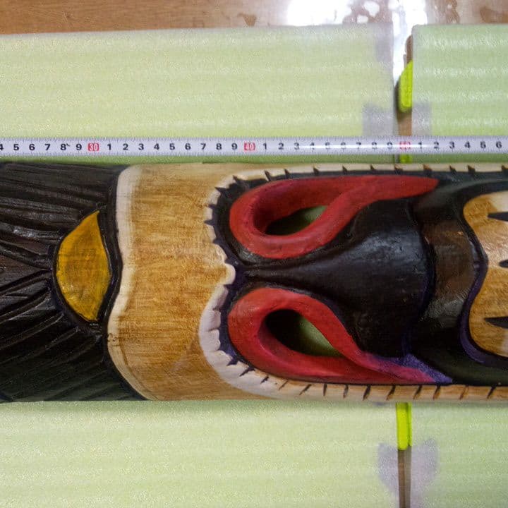 インドネシア製　壁掛け木彫　オブジェ　木製　木彫り　雑貨　インテリア　魔除け