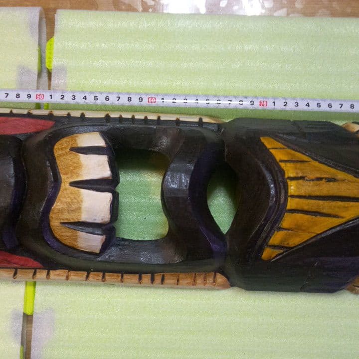 インドネシア製　壁掛け木彫　オブジェ　木製　木彫り　雑貨　インテリア　魔除け