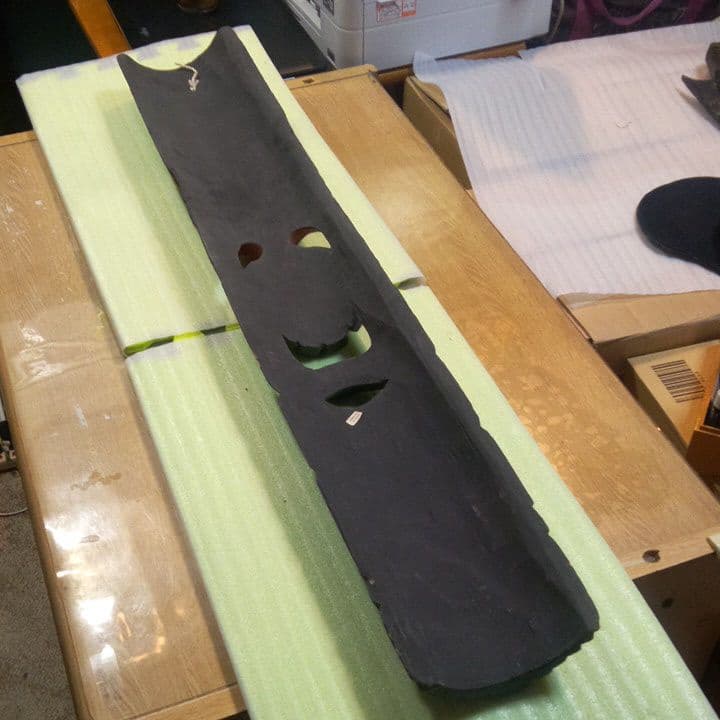 インドネシア製　壁掛け木彫　オブジェ　木製　木彫り　雑貨　インテリア　魔除け