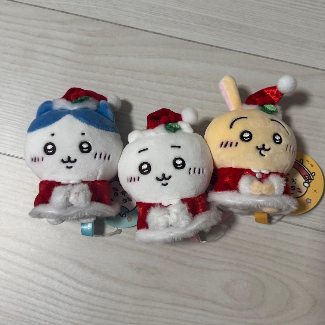 ちいかわ サンタさんだ！持ちますマスコット3個セット