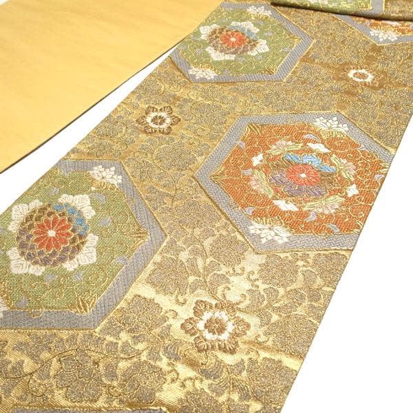 袋帯 京都 西陣 ゴールド 花唐草 華文 亀甲 訪問着や振袖に 中古 kp304