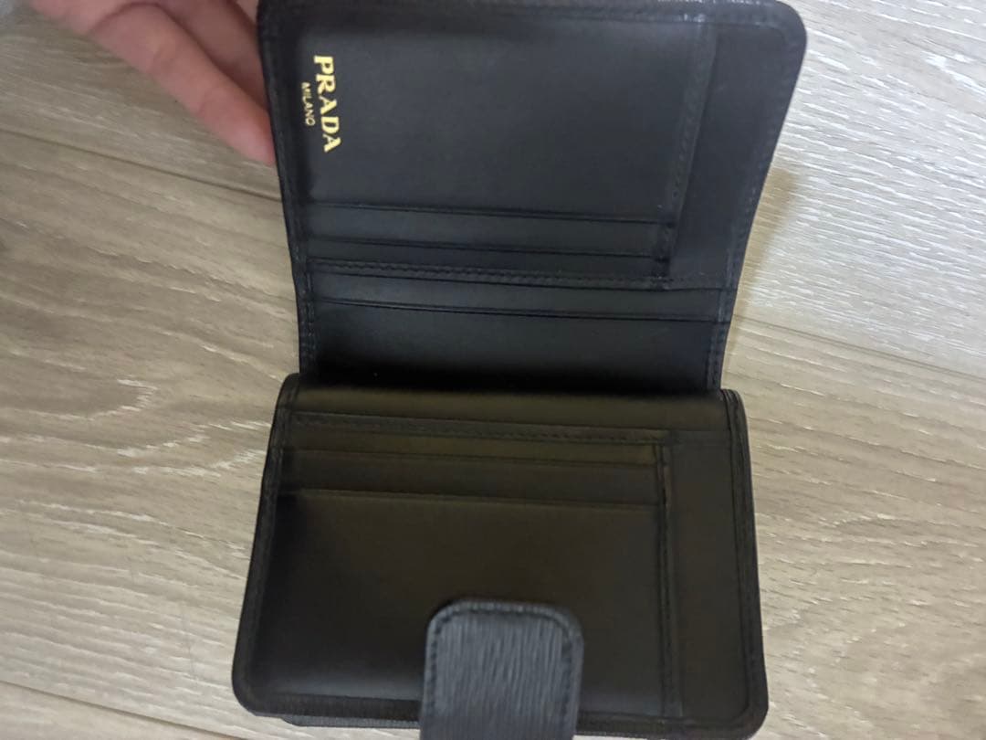 美品☆プラダ　折り財布