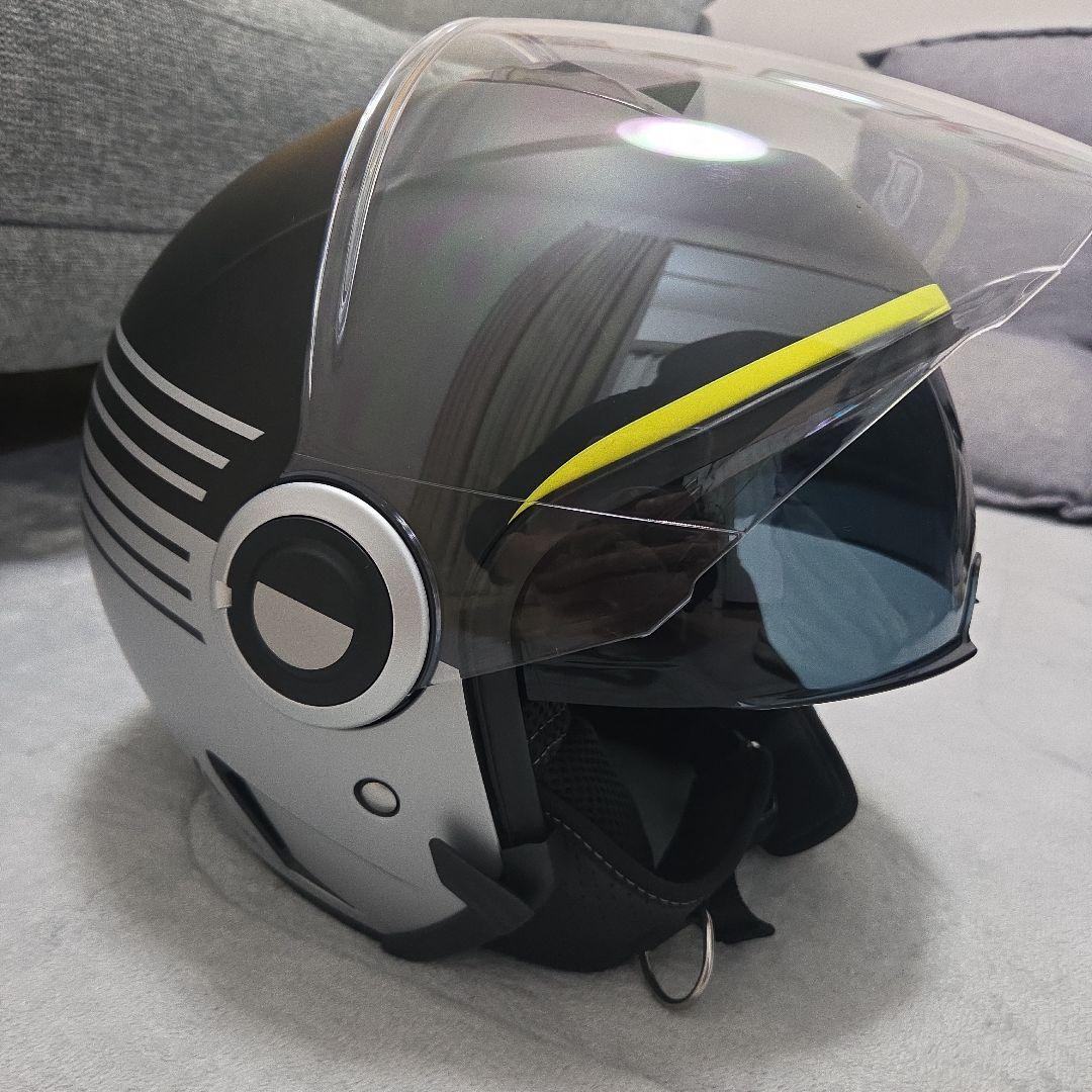 AIROH Husqvarna ジェットヘルメット ブラック/シルバー