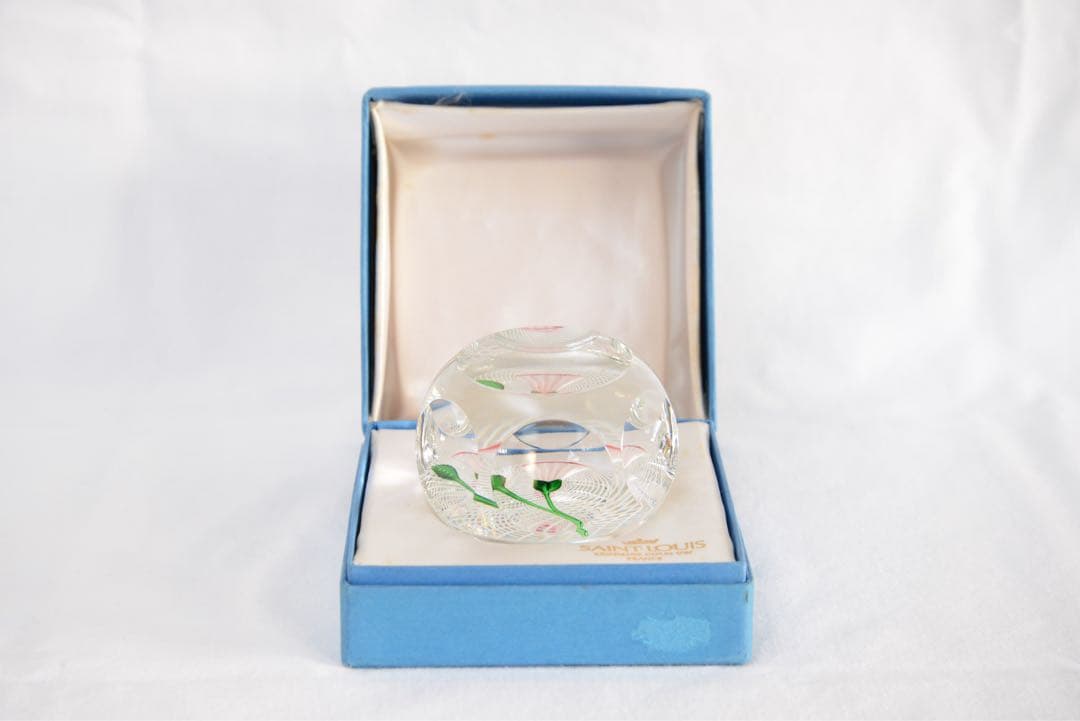 SAINT LOUIS フラワーモチーフ ガラスペーパーウェイト