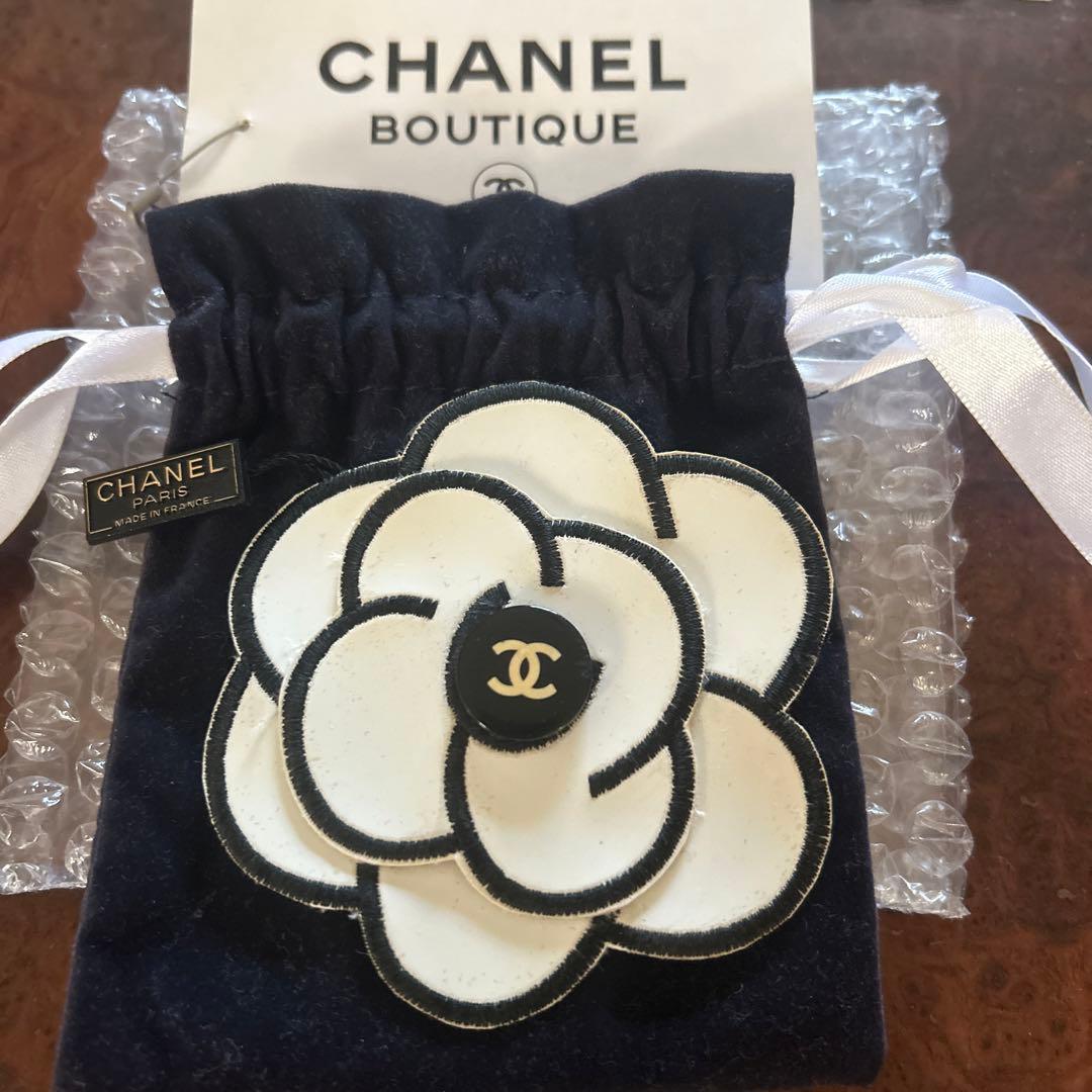 CHANEL カメリアフラワーブローチ