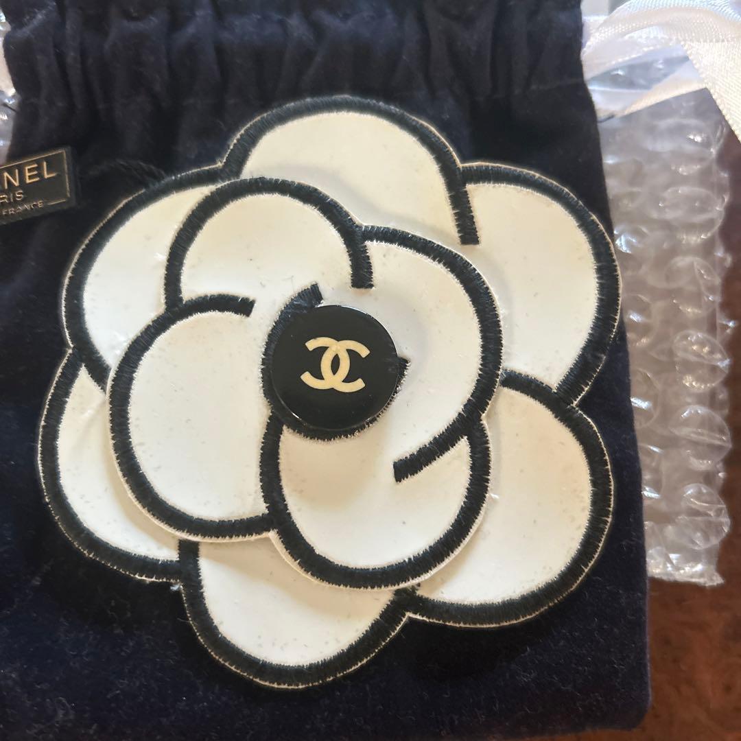 CHANEL カメリアフラワーブローチ