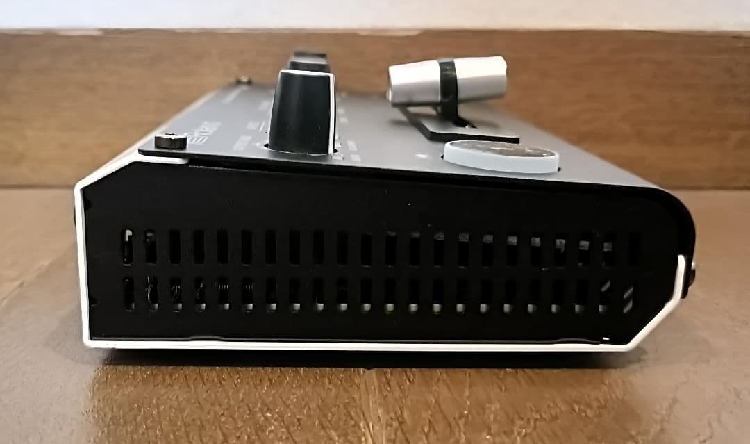 Roland V-02HD マルチフォーマットビデオミキサー