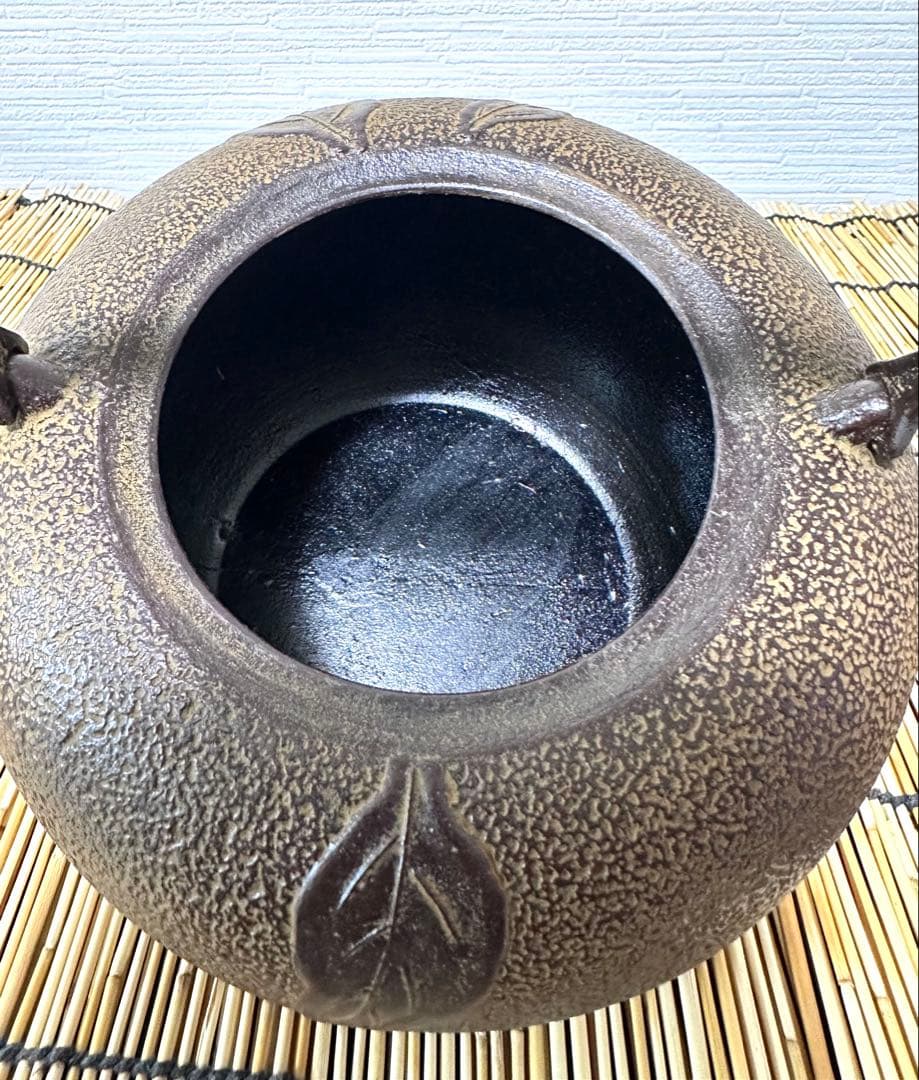 未使用品　南部伝統工芸士 及川寛治作　１５型姥口 柑橘文様　南部鉄瓶　南部鉄器
