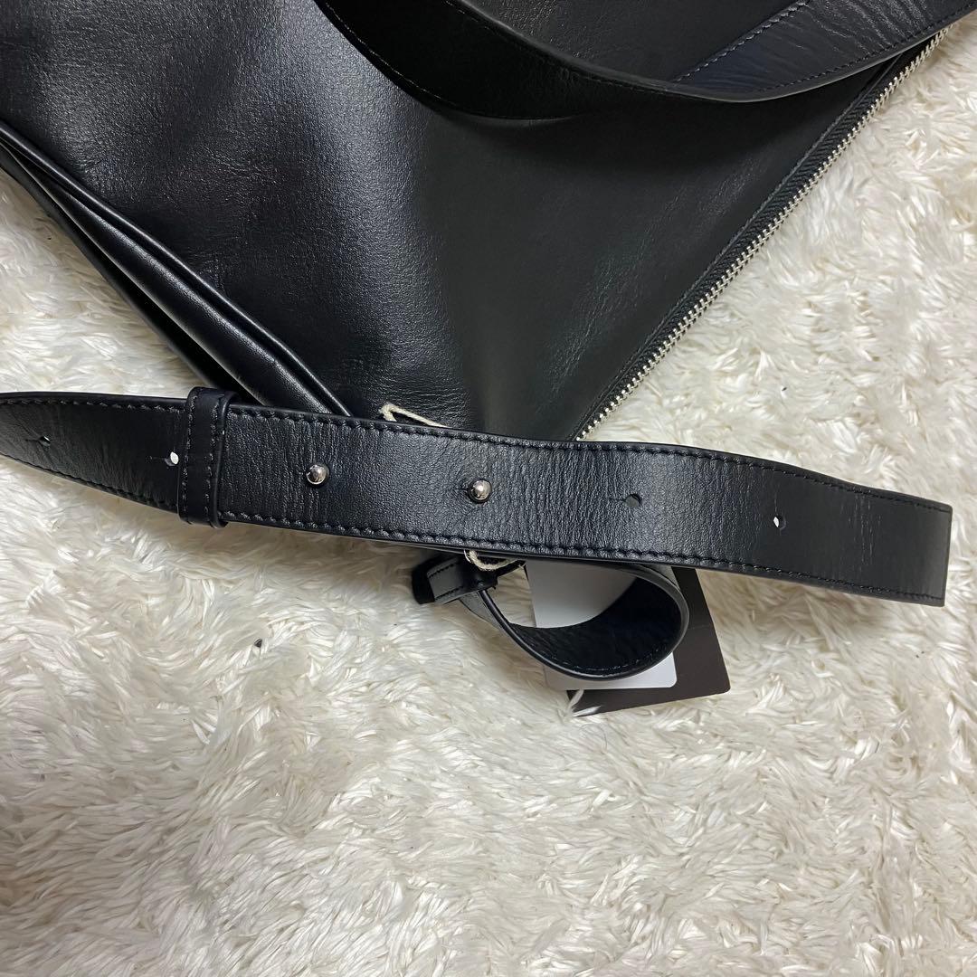 【なつ様】イアパピヨネ　ショルダーバッグ　新品未使用　クロスボディ