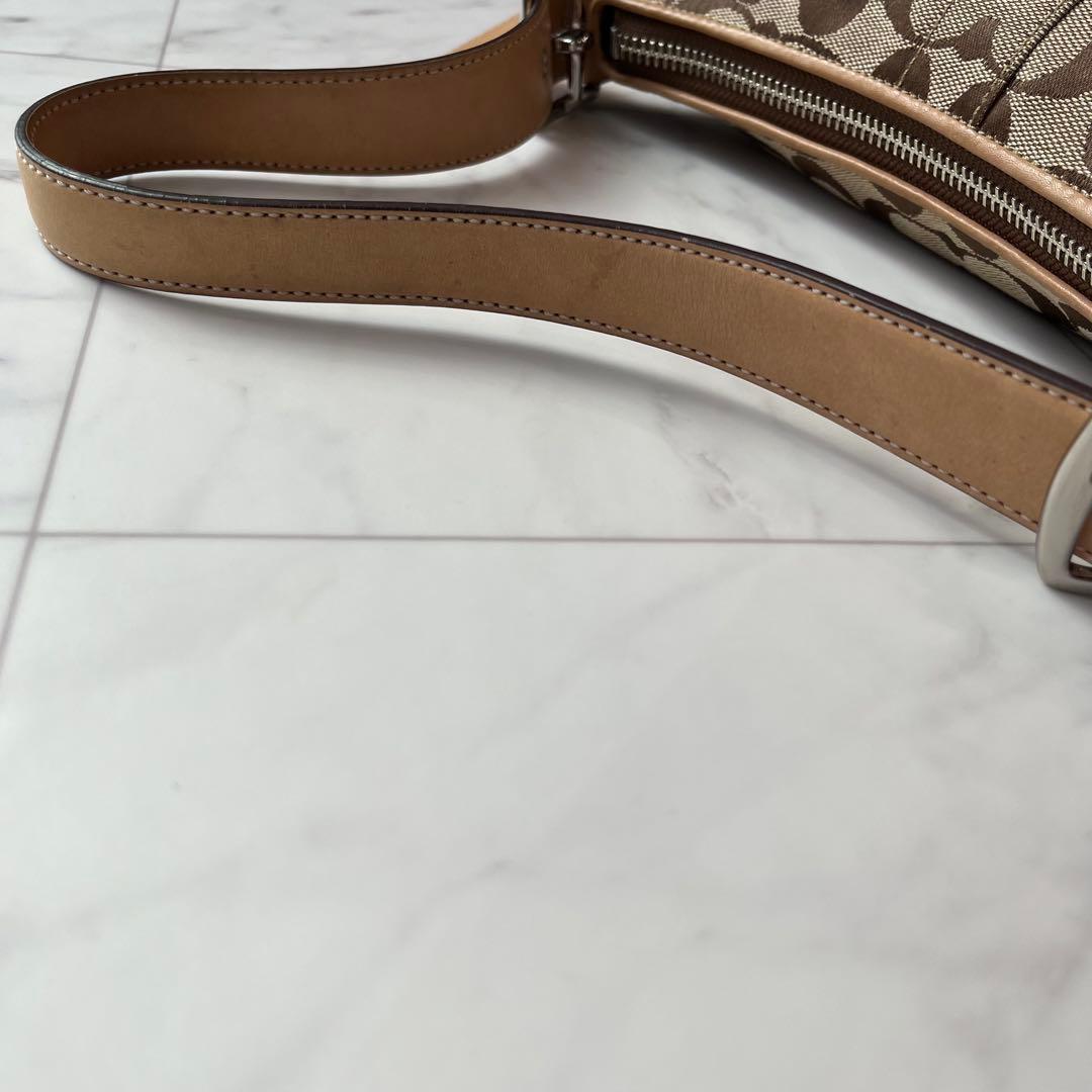 良品✨coach アクセサリーポーチ　ワンショルダーバッグ　シグネチャー 袋付き