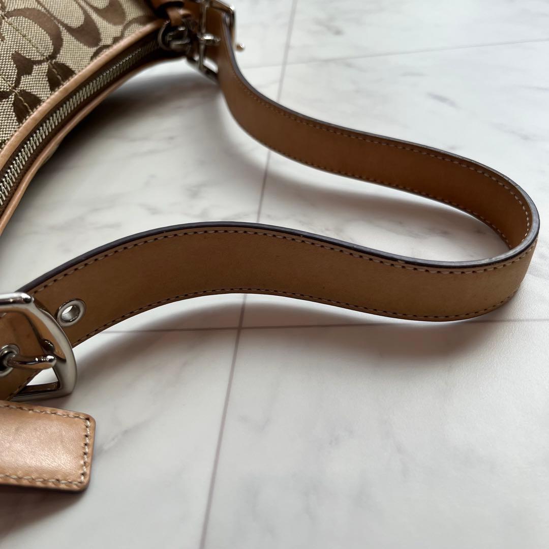 良品✨coach アクセサリーポーチ　ワンショルダーバッグ　シグネチャー 袋付き