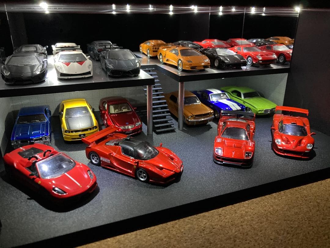 ミニカー専用ジオラマ：1/64 ショールームⅣ／在庫SALE！