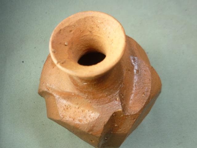 人気作家　備前焼　巨匠　原田拾六　作　備前徳利（火襷）鎬　しのぎ　ヒダスキ　緋襷