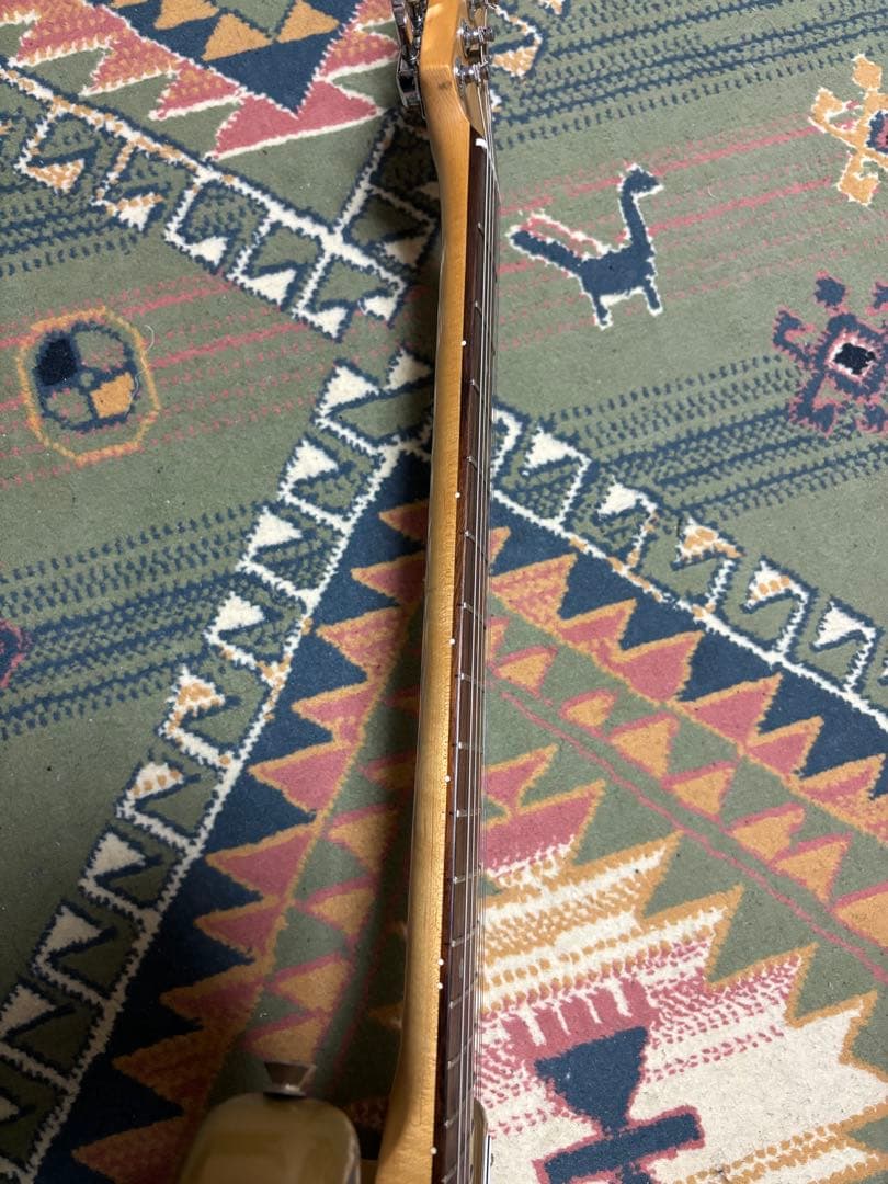 スクワイヤー　ストラトキャスター ゴールド