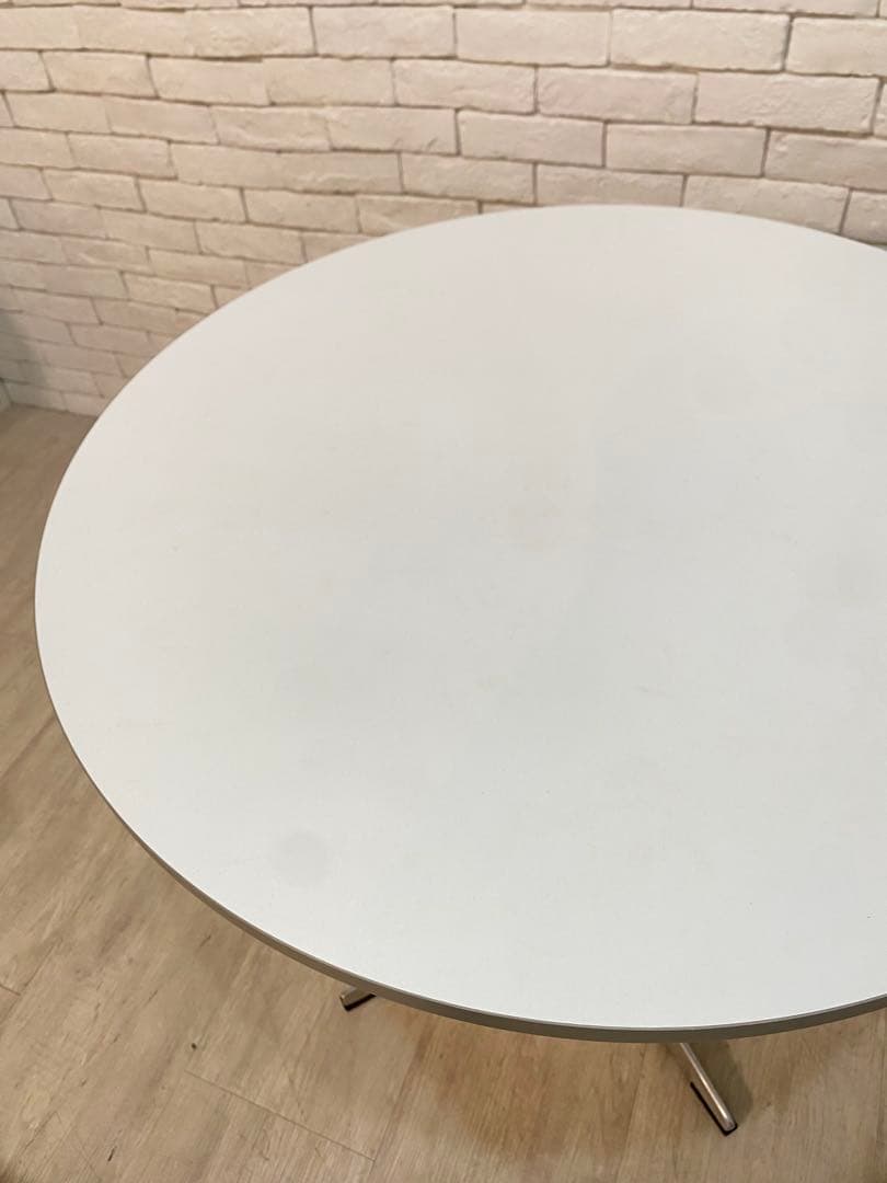 【プロファイル必読：） 4万円　円形ROOM& テーブル