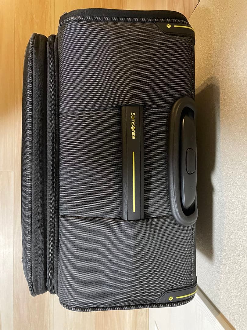 Samsoniteサムソナイト　ストラリウム スピナー エキスパンダブル　M