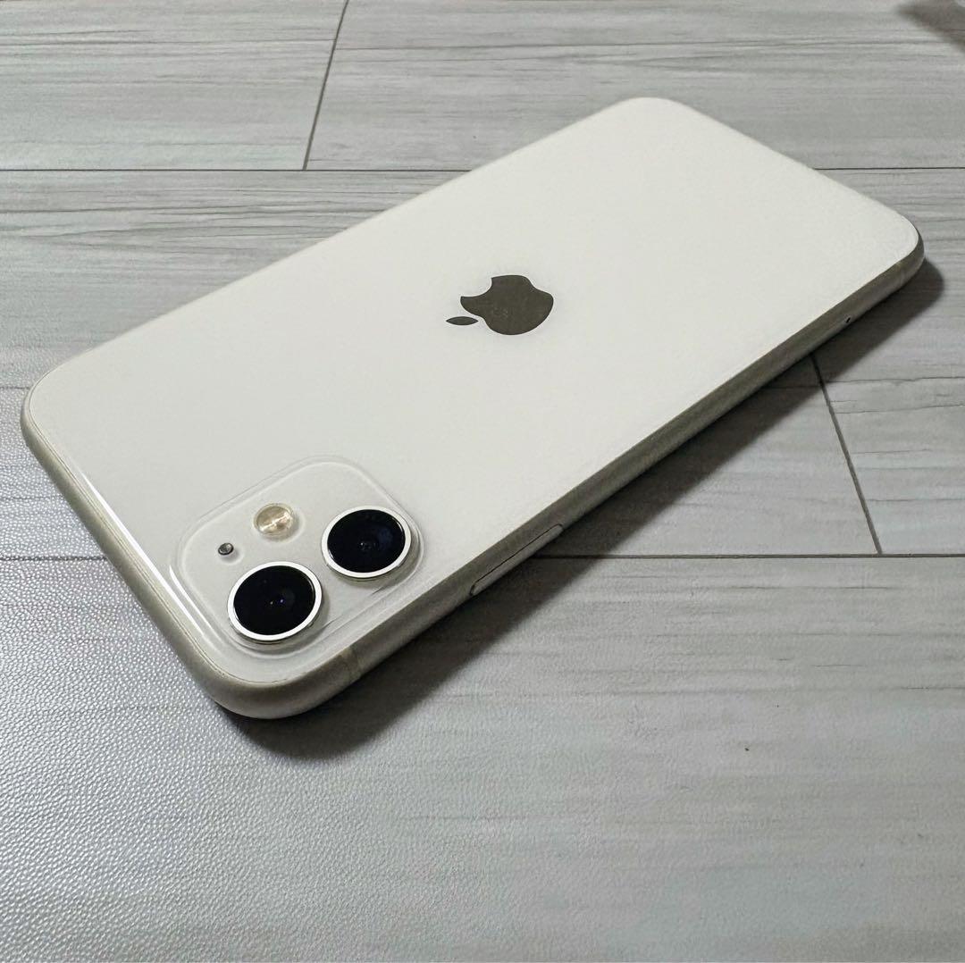 iPhone11 128GB ホワイト 表示不良あり バッテリー交換済 おまけ付