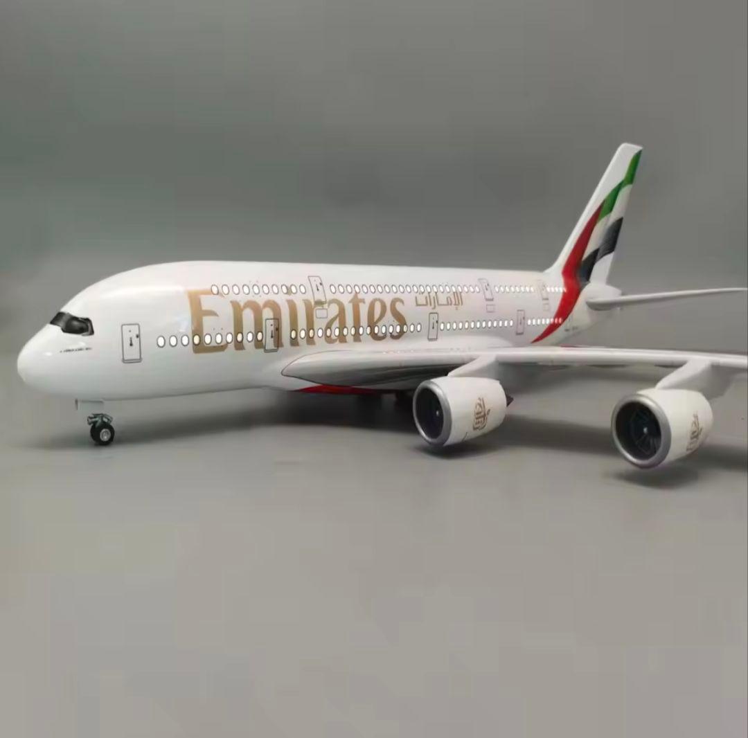 エミレーツ航空 A380 1:160スケール 46cm 飛行機模型
