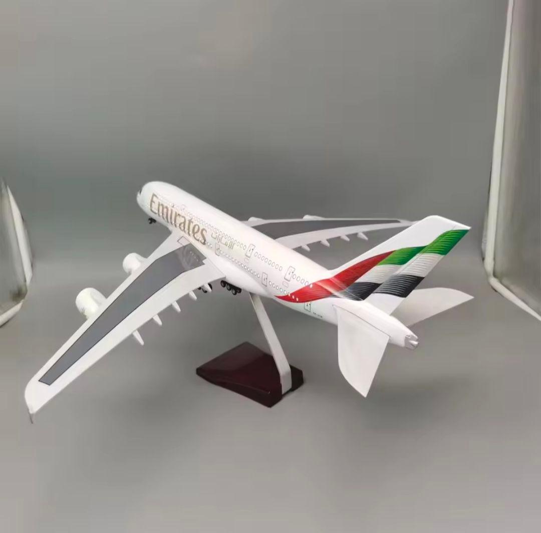 エミレーツ航空 A380 1:160スケール 46cm 飛行機模型