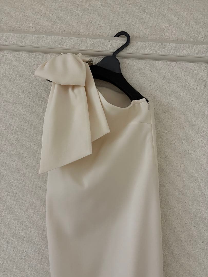 acka ワンショルダーポイントワンピース リボンドレス