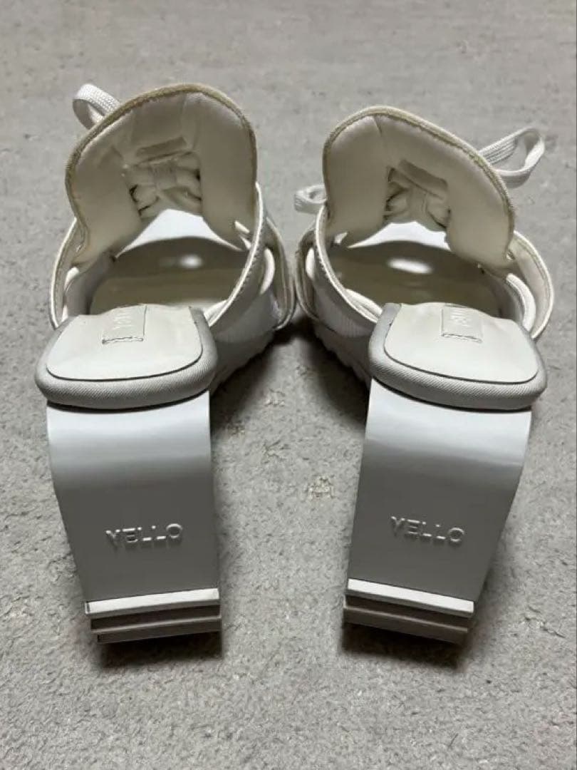 靴 YELLO SCORE DEFORMED WEDGE SANDALS