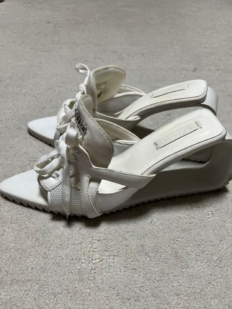 靴 YELLO SCORE DEFORMED WEDGE SANDALS