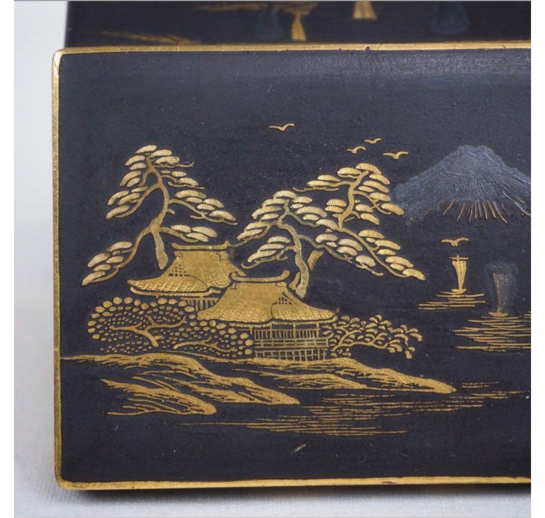 送料無料　明治期名工　藤井美豊作　金象嵌山水富士山図小箱 内金鍍金　木箱付