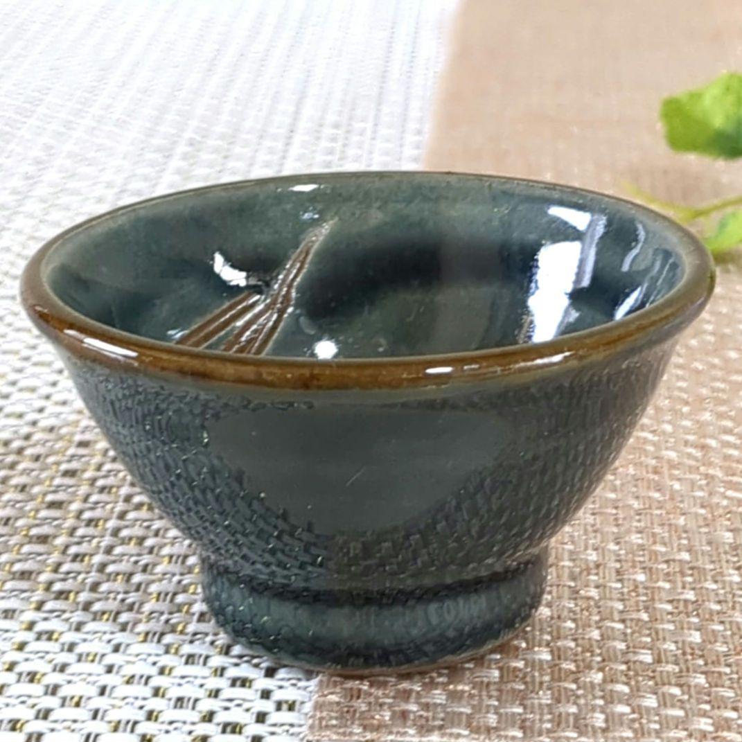 みいみい様❢ 沖縄やちむん　壺屋焼　宮陶房　宮城須美子　蟹 魚紋　お猪口セット