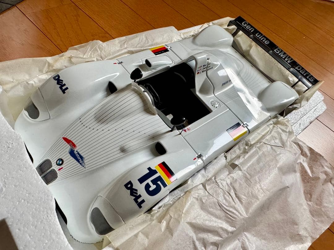 京商 1/18 BMW V12 LMR 1991年ル・マン優勝車 エンジン付き