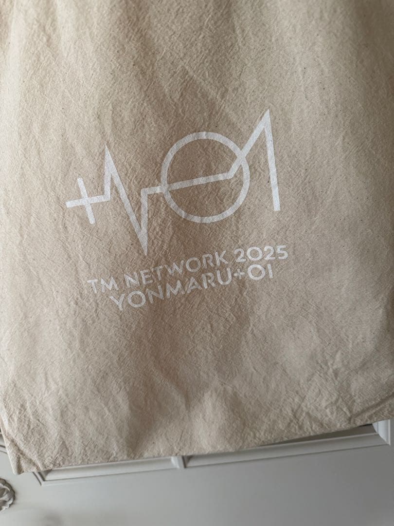 TM NETWORK YONMARU＋01ホワイトパーカーLサイズポーチ付き