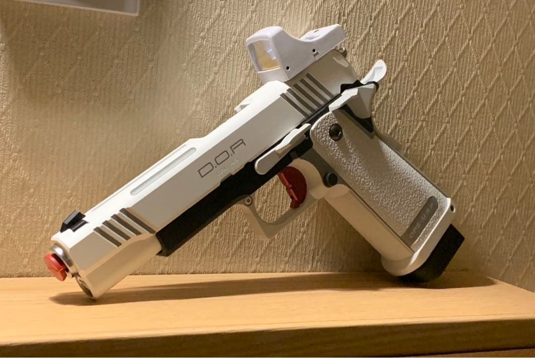 ハイキャパ ホワイトD.O.R ガスガン マイクロプロサイトホワイト付き